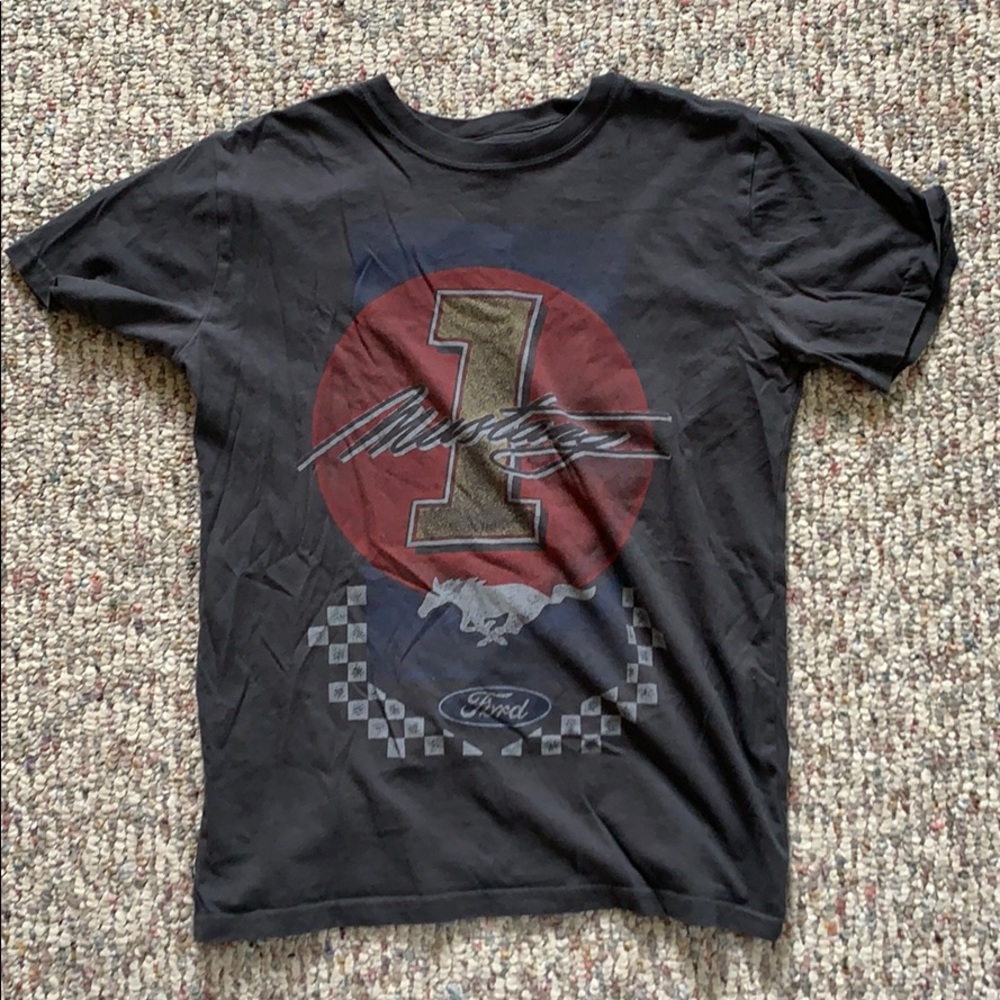 Small grey tee